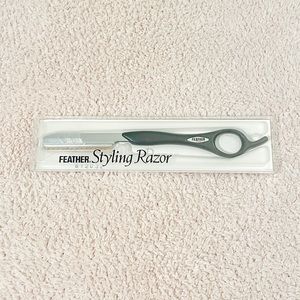 🆕 Feather Styling Razor